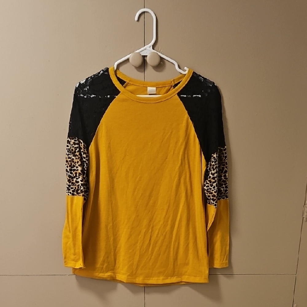 Stylish Mustard and Black Long Sleeve Top with Leopard Accents